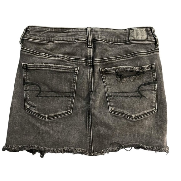 American Eagle Black Distressed Mini Denim Skirt Size 6 - Picture 3 of 6